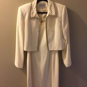 Albert Nipon White Evening Dress/Jacket